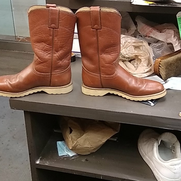 Boots - Picture 4 of 4